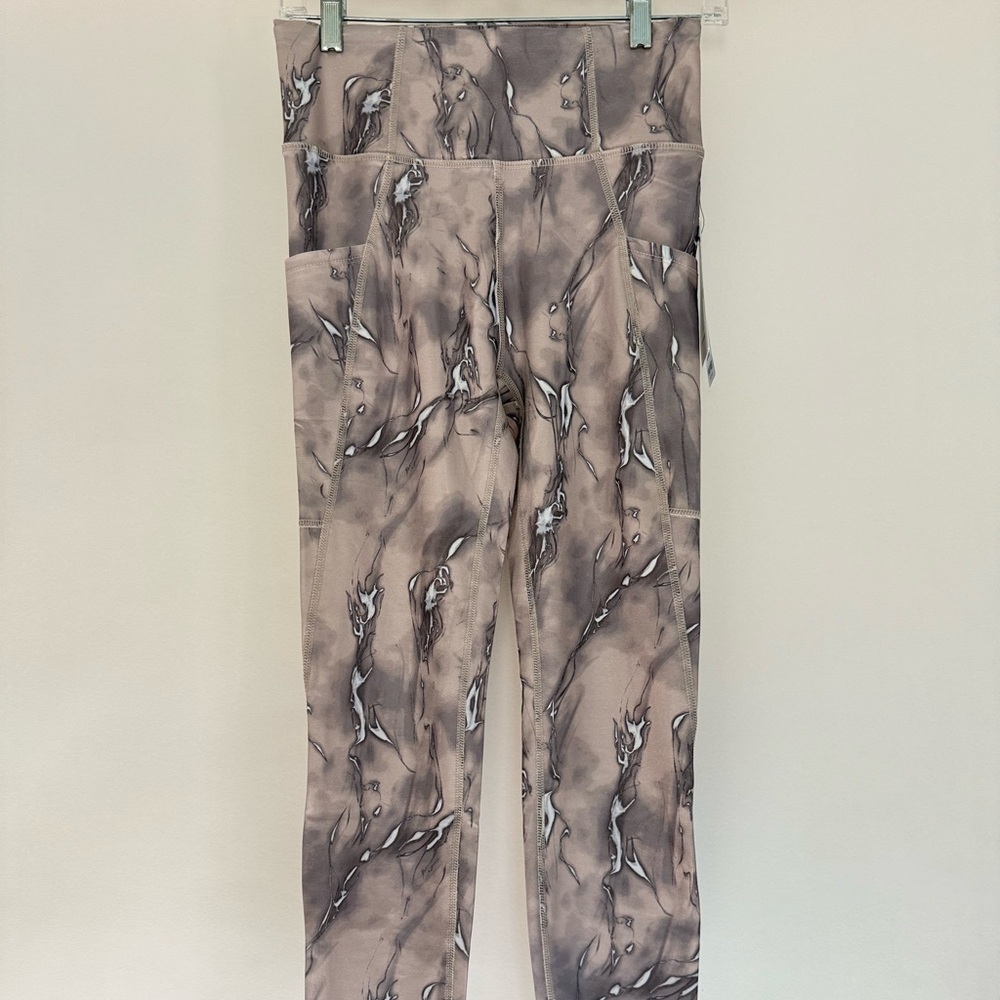 NWT Nine West Beige and White Activewear Leggings